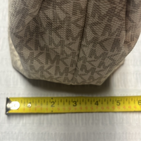 Michaell Kors signature shoulder bag- cream background with gray-ish MK’s. - Picture 14 of 16